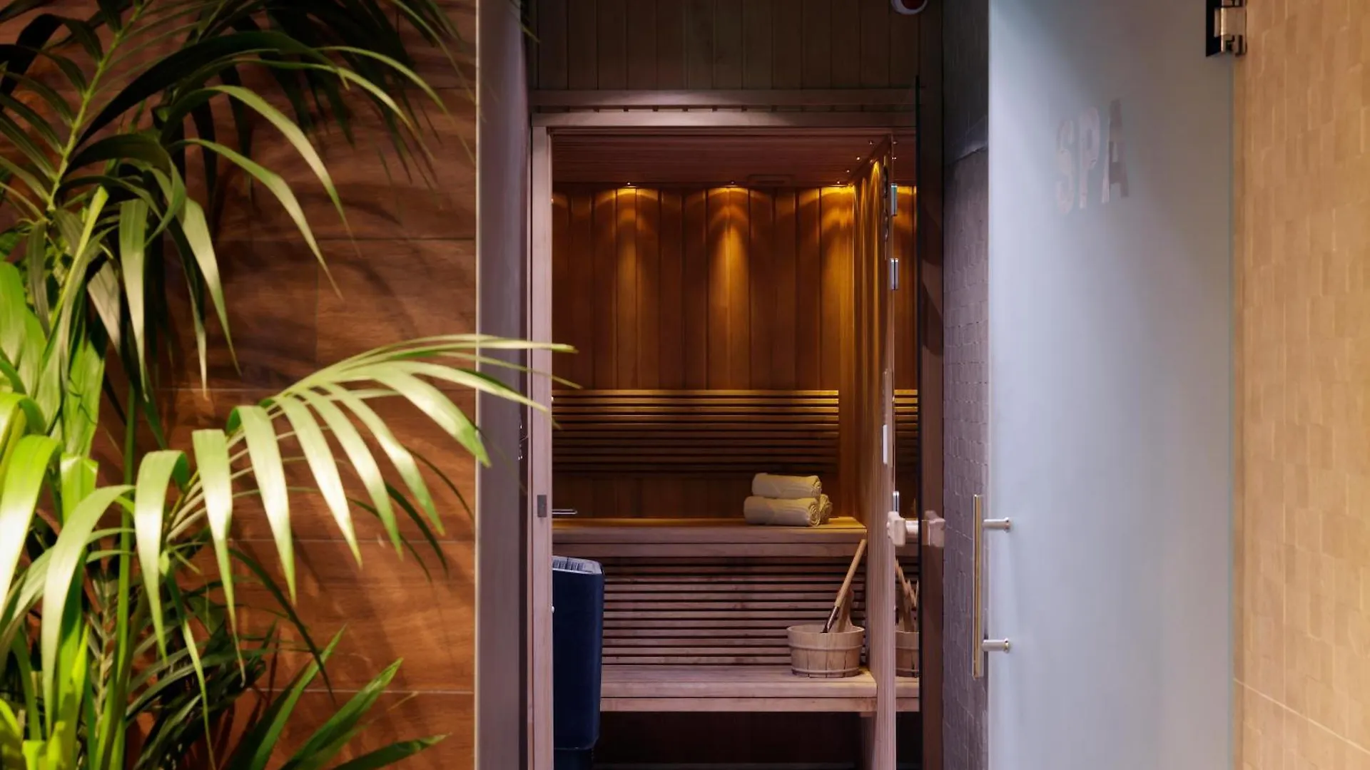 Hotel Eden 4*